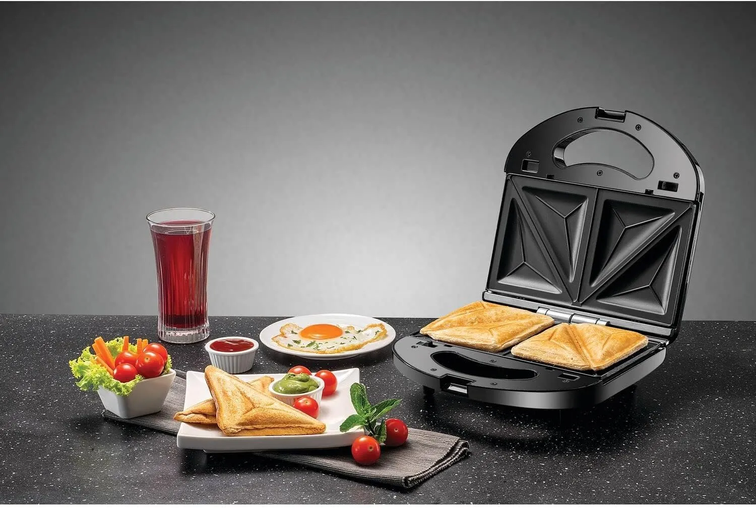 Black Decker, 2 IN 1 Interchangeable Sandwich and Grill Maker,TS2120